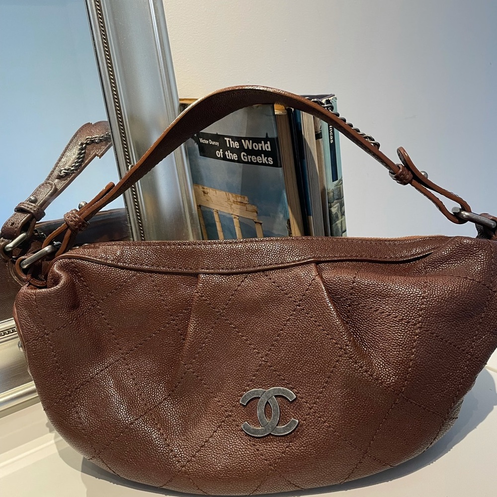 Vintage CHANEL authentic hobo bag. - Picture 7 of 15